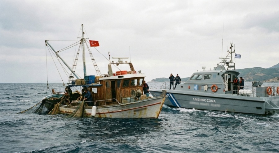 Ege'de Sular Yeniden Isındı: Yunan Sahil Güvenliği'nden Türk Balıkçılara Taciz! Ankara Ateş Püskürdü