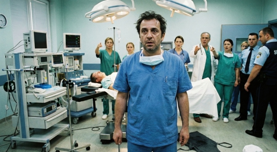 Skandal i Paparë në Prishtinë: Në Sallën e Operacionit Nuk Kishte "Kirurg", Por "Shef Kuzhine"!