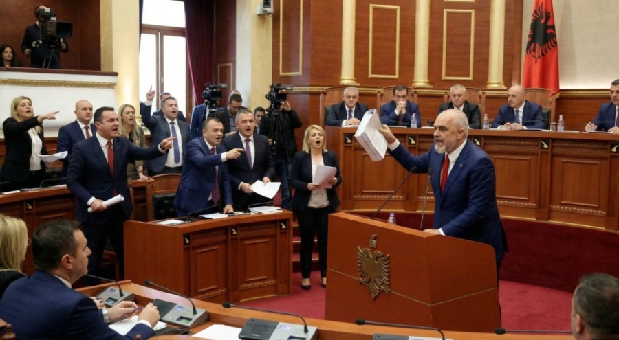 Arnavutluk Meclisi’nde Tansiyon Yüksek: 2026 Bütçesi İçin "Kağıt Üstünde Dev, Gerçekte Hayal" Eleştirisi